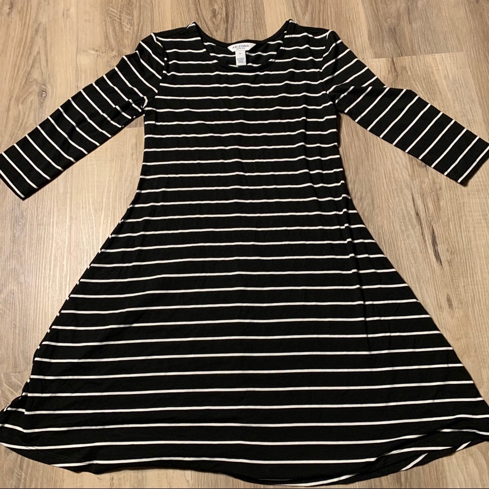 black & white 3/4 sleeve striped knee length dress